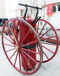 ca. 1890 chemical cart 3