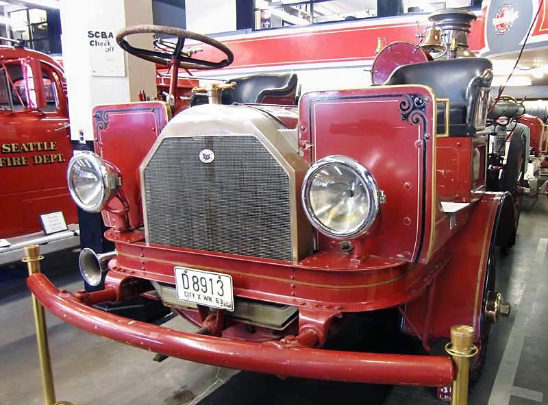1916 seagrave tractor 1907 american lafrance steamer