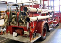 1930 mack 1000 gpm pumper 2