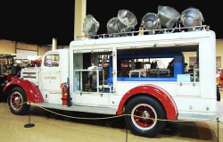 1947 mack flood light wagon 3