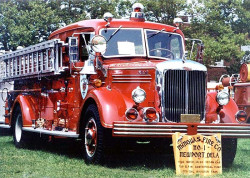 1948 mack ls 85 sedan cab 2