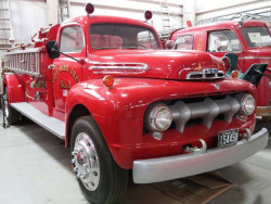 1951 ford 800  