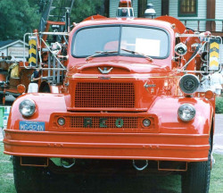 1956 reo speed wagon gold comet 3