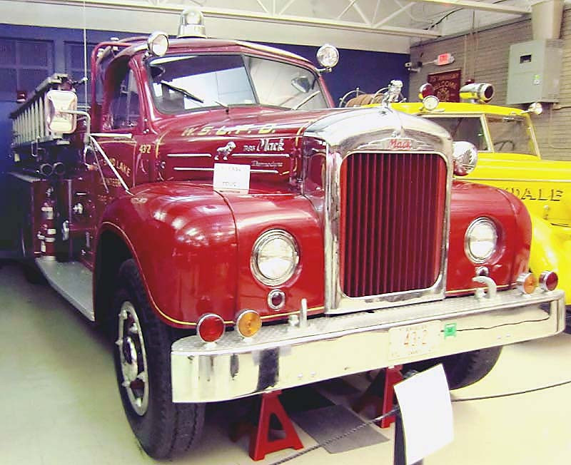 1957 mack b model 2