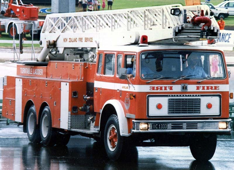 1976 international turntable 2