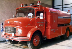 1976 mercedes  2 