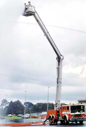 1981 mack tower 5