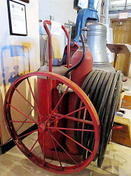 1980 s ansul dry chemical extinguisher 1